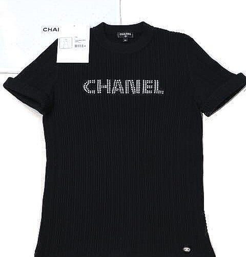 【小さなロゴたちがアクセント♡】CHANEL トップス 小さなロゴたちがアクセント♡】CHANEL トップス