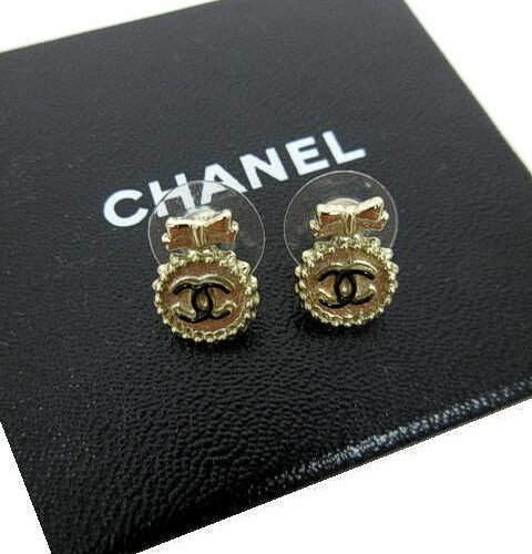 CHANEL リボンピアス ココマーク 片耳 ジャンク品 CHANEL専門 リサイクルショップ COCO » Blog Archive » 14V